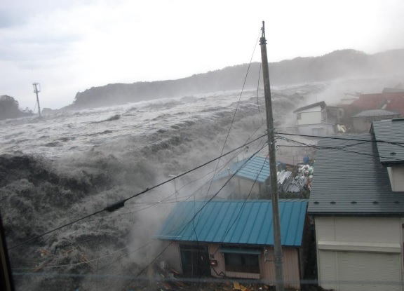 青森県・震度6強・津波の動画がヤバい！震源は八戸氏など！緊急地震速報！2025年12月8日！